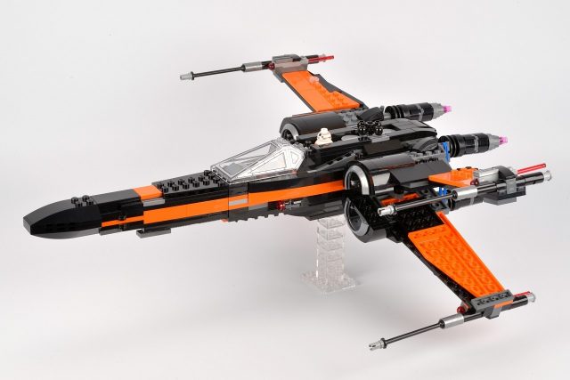 lego 75102 Poe s X Wing Fighter prospettiva