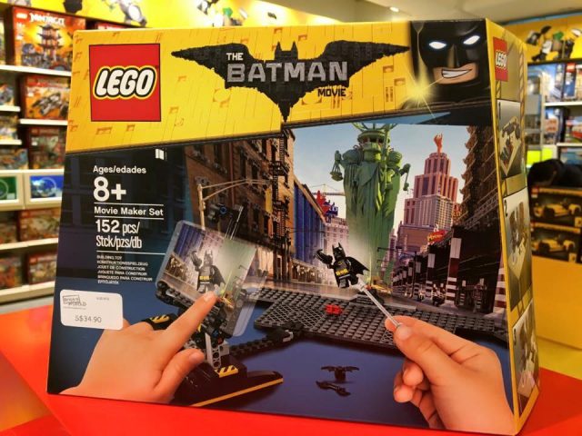 The LEGO Batman Movie Movie Maker Set