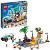 LEGO 60290 City Skate Park, Set mit Skateboard, BMX-Fahrrad und Spielzeugauto, Geschenk für Mädchen und Jungen ab 5 Jahre, Konstruktionsspielzeug