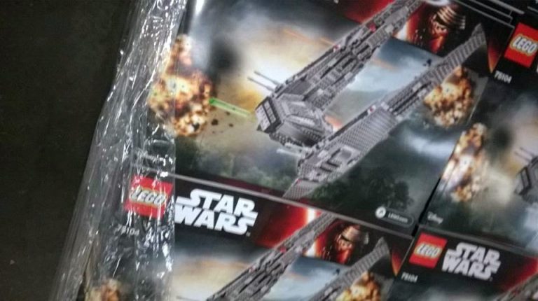 Star Wars: The Force Awakens – Prima immagine del set 75104