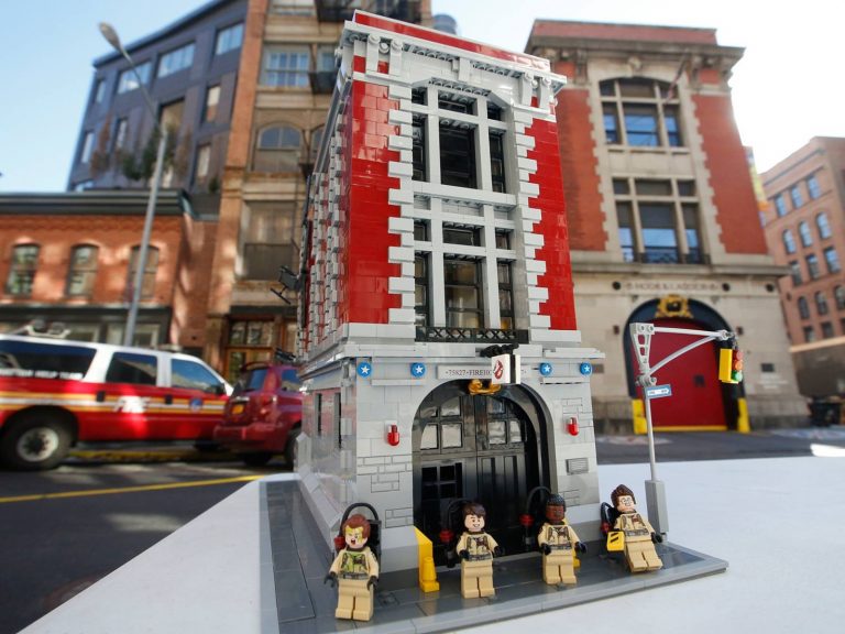 LEGO Rivela 75827: Ghostbusters Firehouse Headquarters
