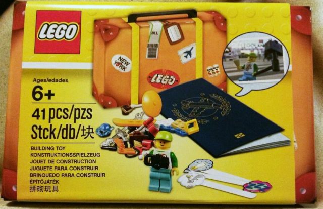 LEGO Travel Building Suitcase (5004932)