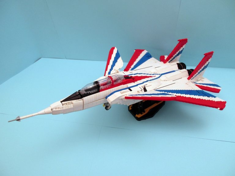 LEGO Ideas: NF-15B Research Aircraft Raggiunge i 10.000 Sostenitori