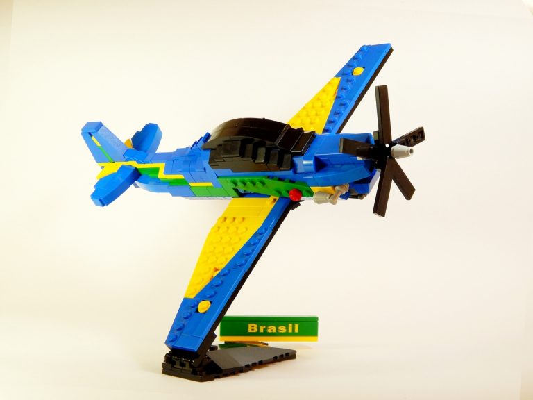 LEGO Ideas: Embraer A-29 Super Tucano Raggiunge i 10.000 Sostenitori