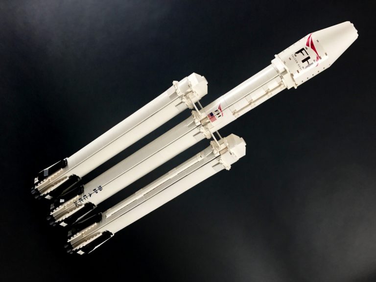 LEGO Ideas SpaceX Falcon Heavy Raggiunge i 10.000 Sostenitori