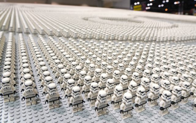 Guinness dei Primati con 36.440 Minifigure LEGO Star Wars