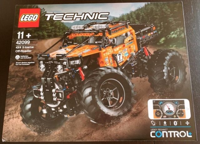 LEGO Technic 4x4 X-treme Off-Roader (42099)