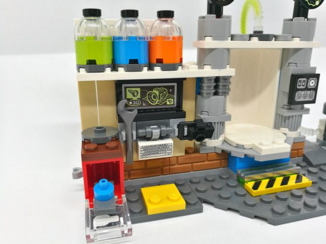 LEGO Hidden Side 70418 - Il Laboratorio Spettrale di J.B