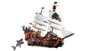 LEGO-Creator-31109-Pirate-Ship