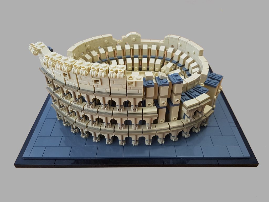 Il Colosseo in Scala Costruito con i Mattoncini LEGO - Mattonito
