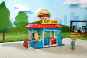 LEGO-City-60271-Main-Square