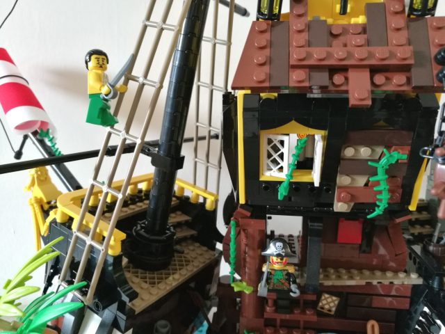 LEGO Ideas - I Pirati di Barracuda Bay (21322)