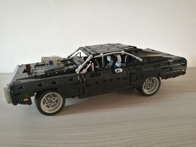 LEGO Technic - Dom's Dodge Charger (42111)