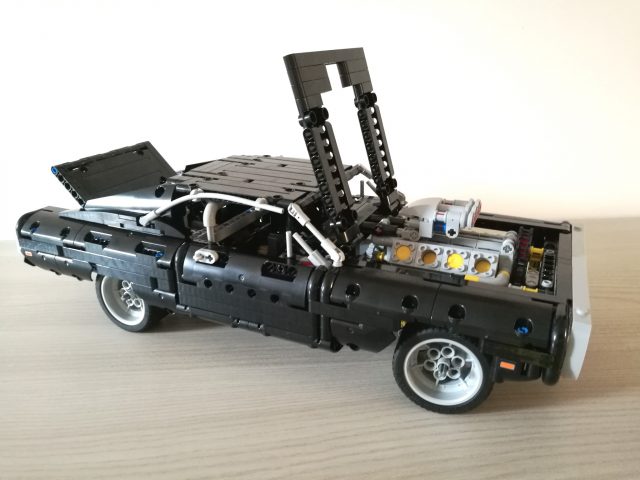 LEGO Technic - Dom's Dodge Charger (42111)