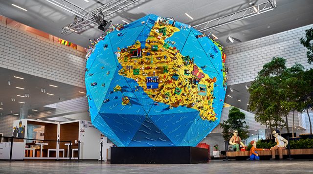 Rebuild-the-World-LEGO-globe