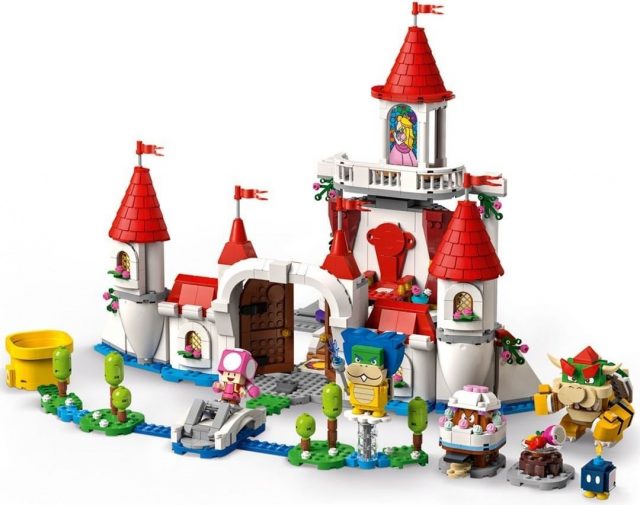 LEGO-Super-Mario-Princess-Peachs-Castle-71408-3