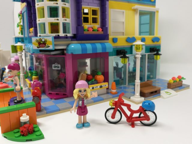 LEGO Friends - Edificio della strada principale (41704)