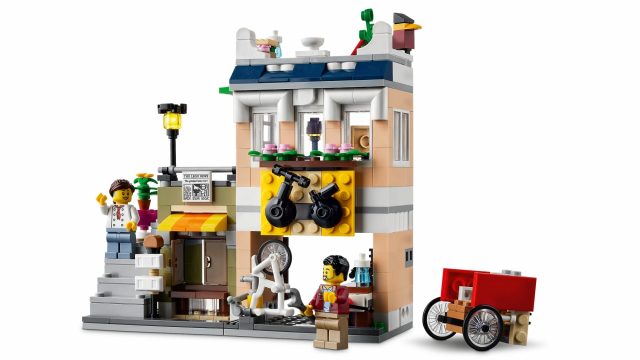 LEGO-Creator-Downtown-Noodle-Shop-3113