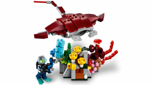 LEGO-Creator-Sunken-Treasure-Mission-31130