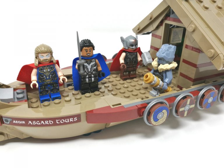 Recensione LEGO Marvel – Attacco a Nuova Asgard (76207) e Drakkar di Thor (76208)