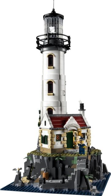 LEGO-Ideas-Motorized-Lighthouse-21335