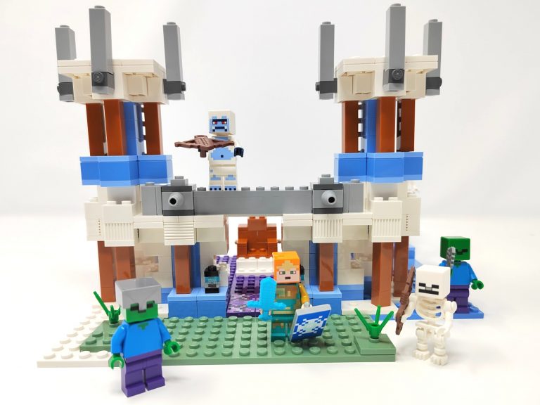 Recensione LEGO Minecraft – Il castello di ghiaccio (21186)