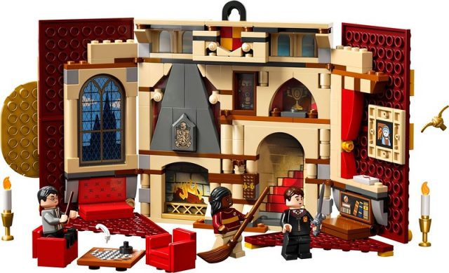 LEGO-Harry-Potter-Gryffindor-House-Banner-76409