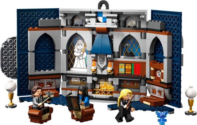 LEGO-Harry-Potter-Ravenclaw-House-Banner-76411