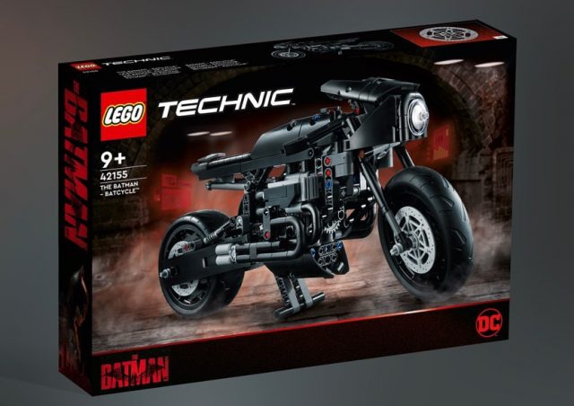 LEGO-Technic-The-Batman-Batcycle-42155-3