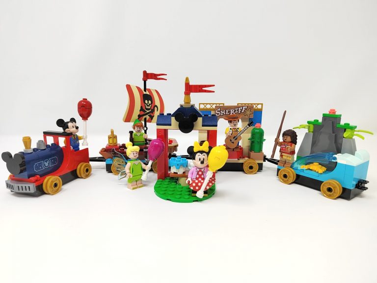 Recensione LEGO Disney – Treno delle celebrazioni Disney (43212)