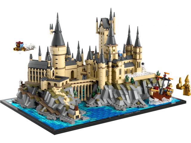 LEGO-Harry-Potter-Hogwarts-Castle-and-Grounds-76419