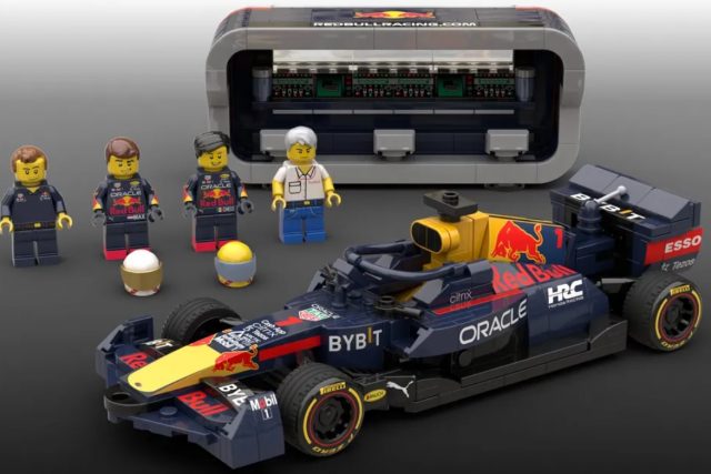 Red Bull RB18