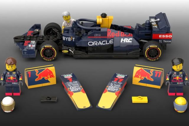 Red Bull RB18