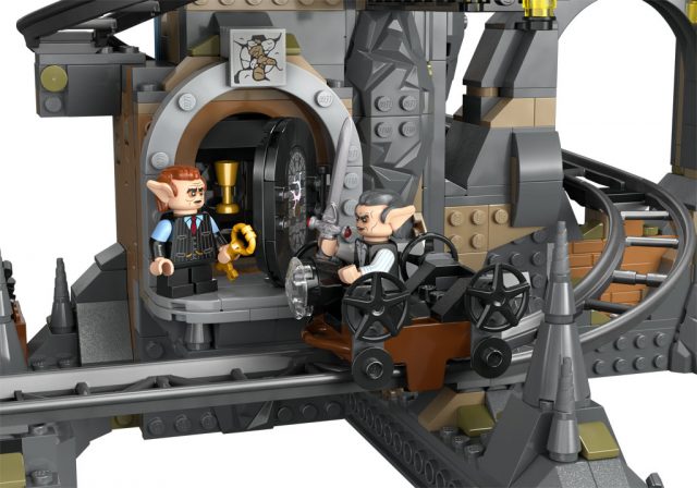 LEGO-Harry-Potter-Gringotts-Wizarding-Bank-Collectors-Edition-76417